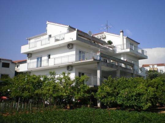 טרוגיר Apartments Maslina מראה חיצוני תמונה